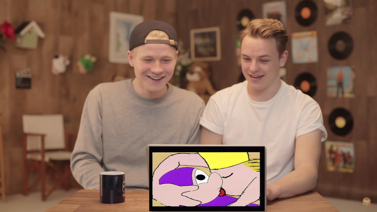 Potkast's tweet photo. #PotkastThrowback: Herinneren jullie je deze bizarre kinderprogramma's nog?! https://t.co/Of4rvjWZXc 😷😱 https://t.co/YKGwfElAko