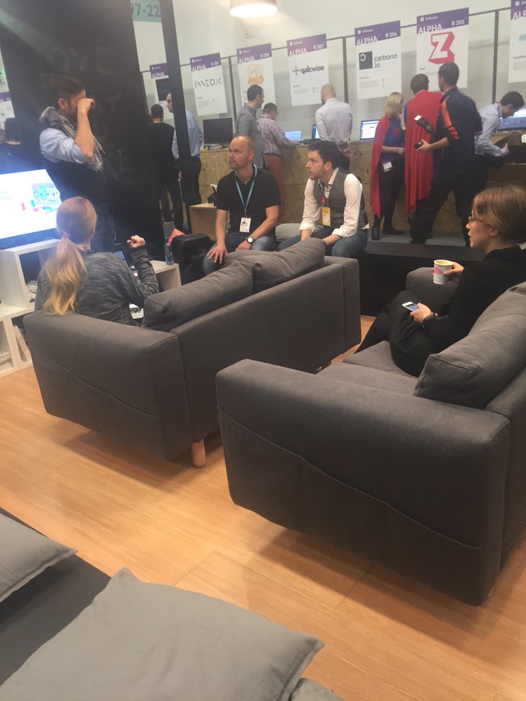 CiamhieMc's tweet image. Could these possibly be the comfiest seats at #Websummit?? Go check them out at the #builderssummit