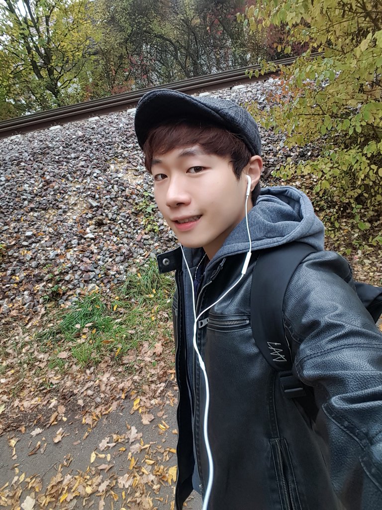 btl__robin's tweet photo. 히잇~ https://t.co/EV0RyTrUVc
