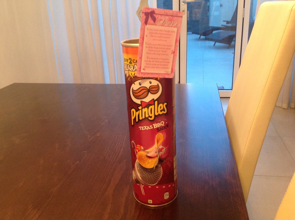 FriggieriMarvic's tweet photo. Just eating snacks and hw #sotrue https://t.co/YpsTNzIyJ1