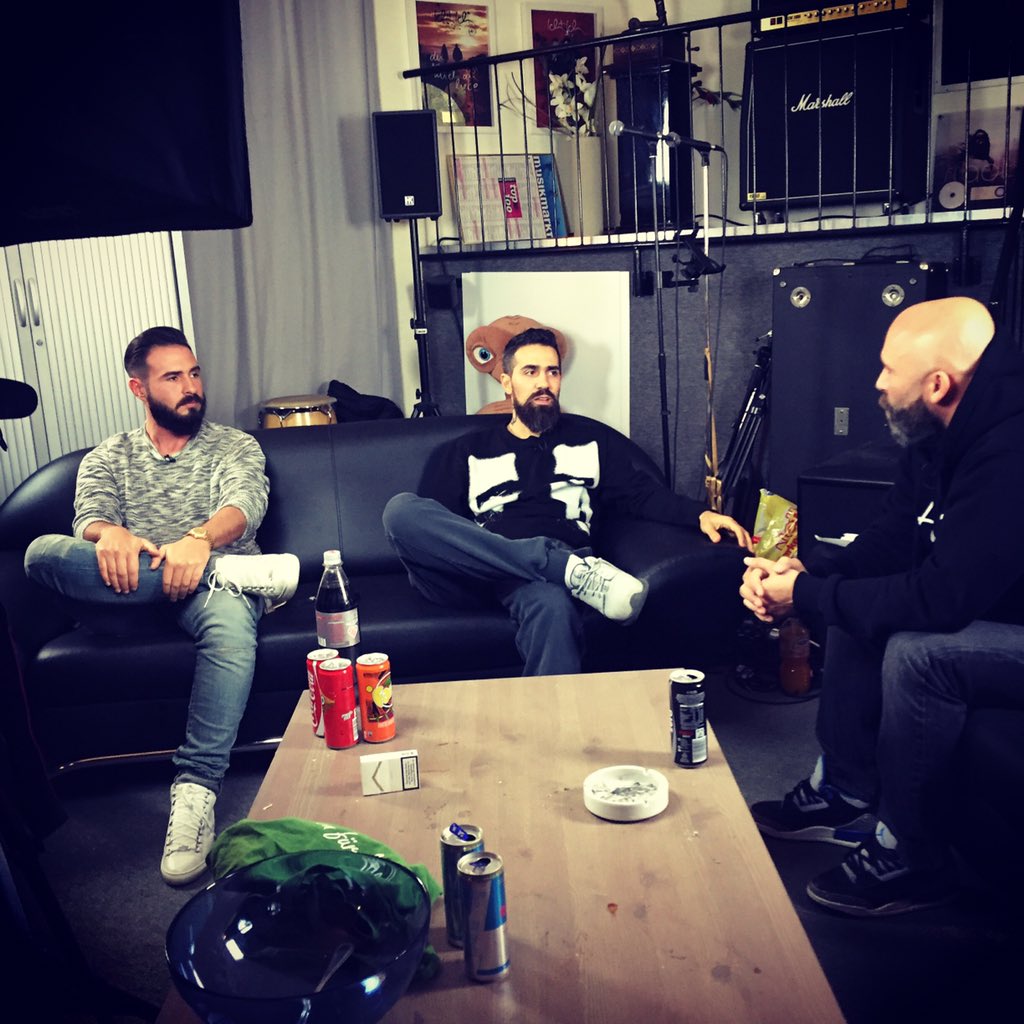nikobackspin's tweet photo. Jetzt: Bushido (@bushido) und Shindy (@ShindyCharmant) im BACKSPIN Talk #allesbackspin https://t.co/5kSAyT9E8U https://t.co/YIpk44oRsb