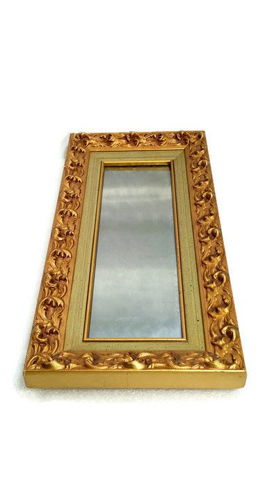 lasttangokc's tweet photo. Shabby Chic Ornate Gold Mirror Smoked Glass with Olive Border from 1… https://t.co/NMEvwpW0Tu #Vintage #AccentMirror https://t.co/OecKt8TQ54