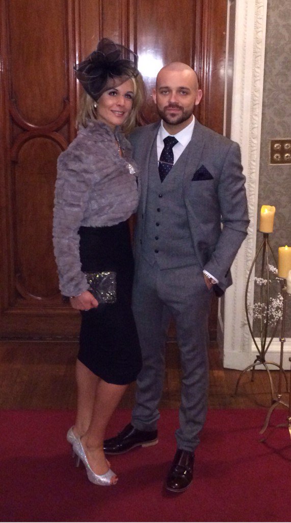 Ollie_Roses's tweet photo. Me and my posh Dorris https://t.co/KpMUVjhJtC