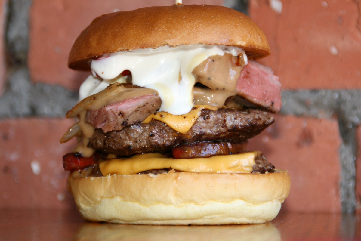 AlmostFamousNQ's tweet photo. If you're having burger problems I feel bad for you son, I got 99 problems but meat ain't one, eat me

Open from 5pm https://t.co/HqCkbNDvZM