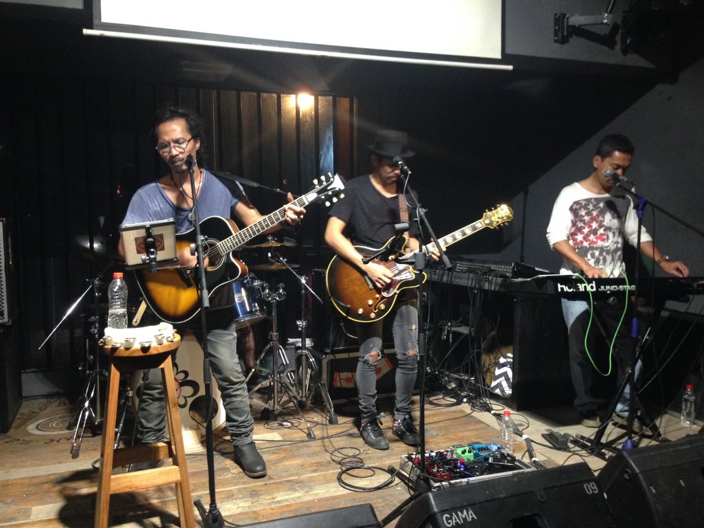 Always feels great listening to <a href="/thecrabalocker/">crabalocker</a>