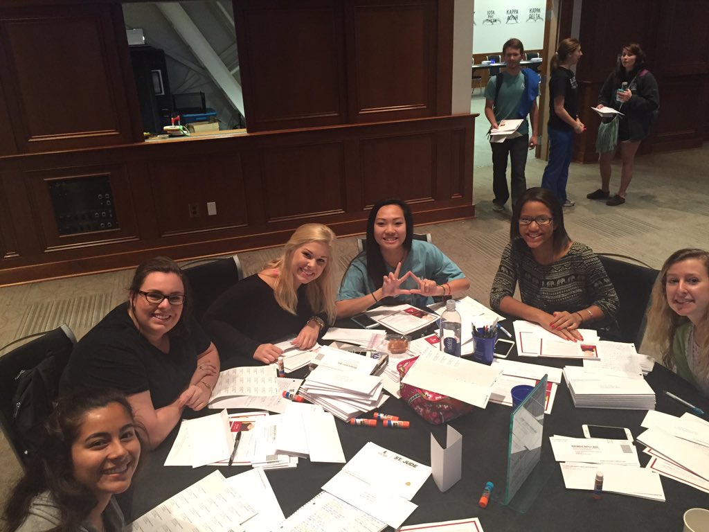 UTDMemphis's tweet photo. KD is killing the letter writing game! #UTDMemphis https://t.co/bCbsKQzT8l