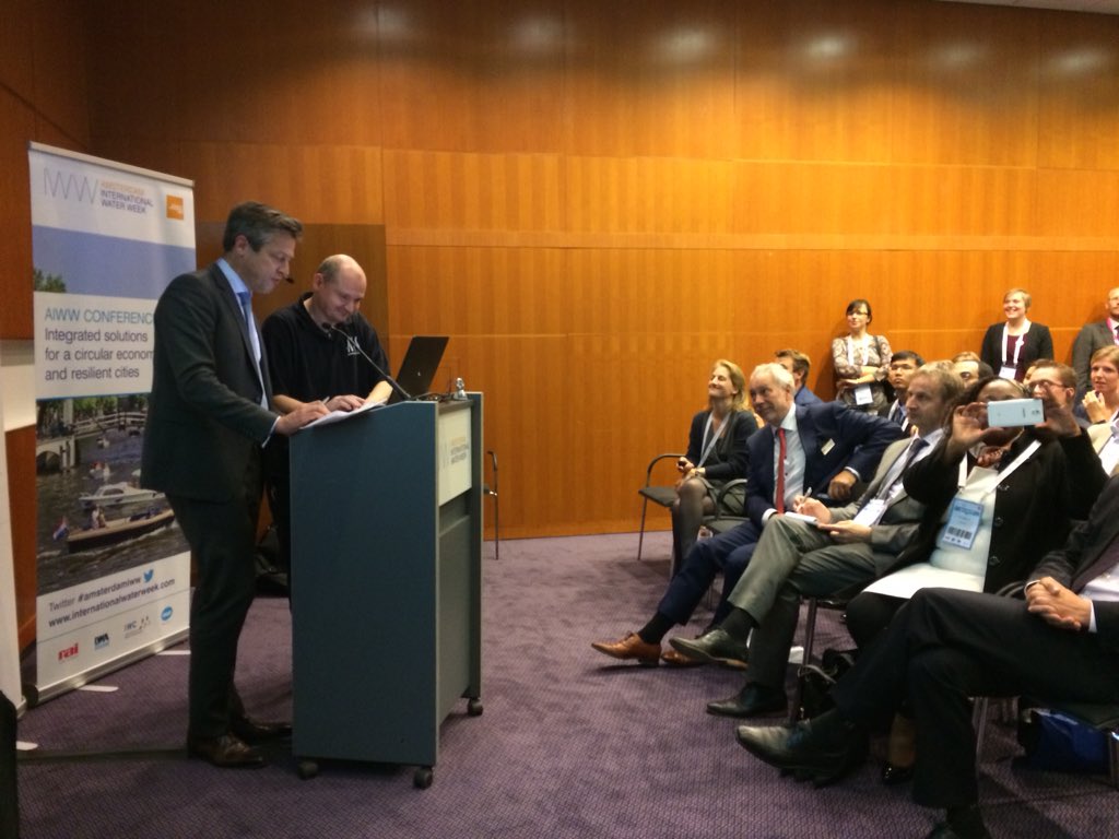 henkovink's tweet photo. Now @lsilvis wraps up @AmsterdamIWW #powerofwater #waterresilience https://t.co/a3friWrxss