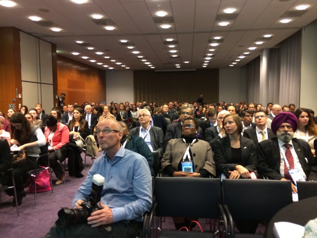 henkovink's tweet photo. Now @lsilvis wraps up @AmsterdamIWW #powerofwater #waterresilience https://t.co/a3friWrxss