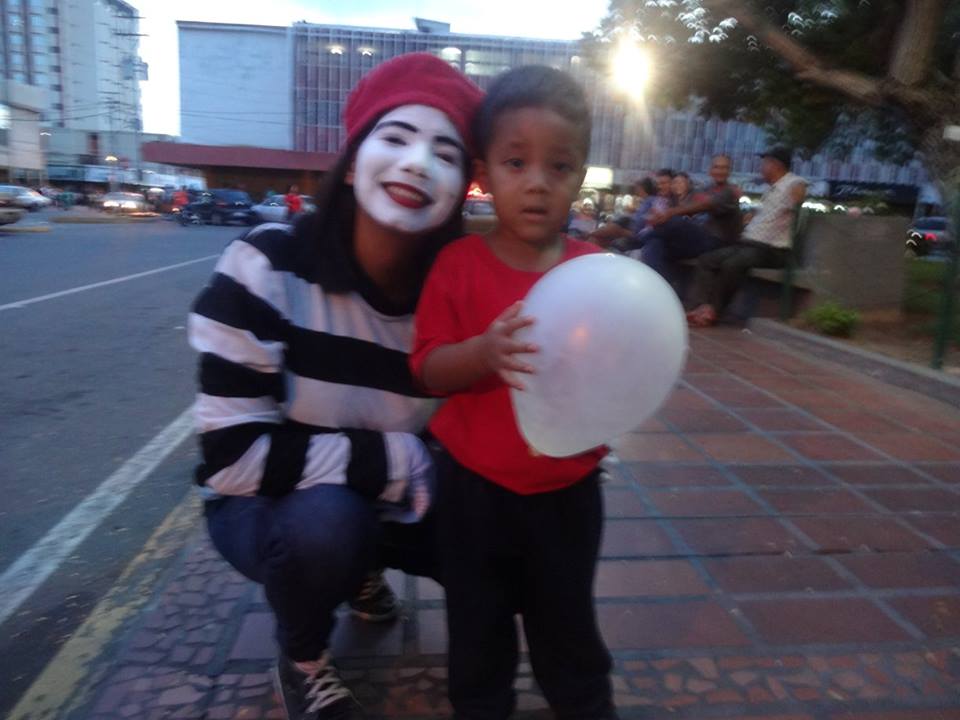 FiestaconJesus's tweet photo. Pero Jesús, llamándolos, dijo: Dejad a los niños venir a mi porque de tales es el reino de Dios..
Lucas 18:16 https://t.co/sCjHLRBUmt