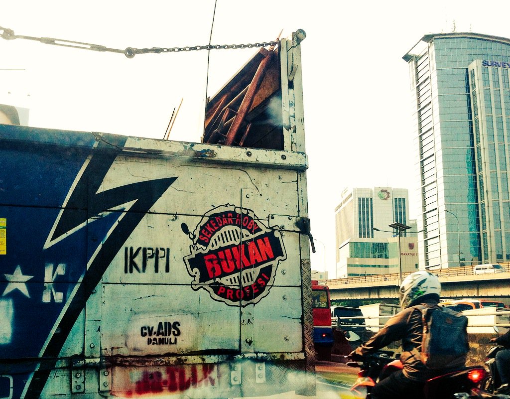 fuentesband's tweet photo. Pulang latian tadi siang, kami diingatkan bahwa bermain myusiq hanya sekedar hoby bukan profesi.

#wedjangan https://t.co/Q2pIjS9M3f