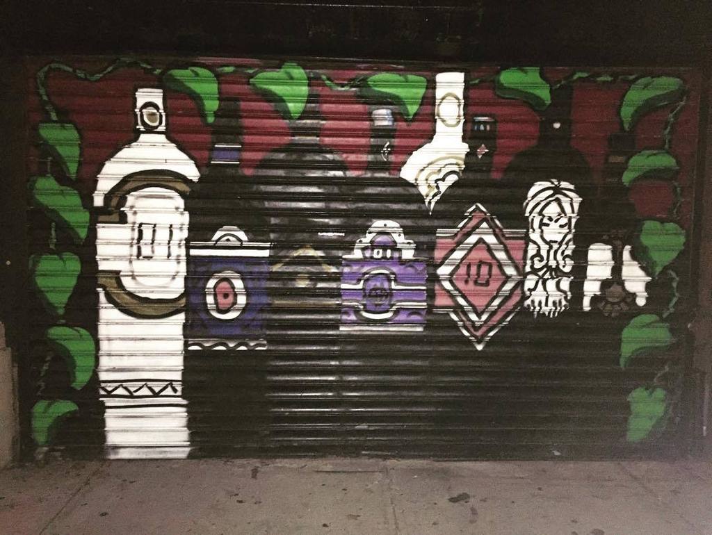 StArtEverywhere's tweet photo. Art at 65 Fen #65fen #fenimorestreet #fenimore #flatbush #flatbushave #nightwalk #flatbushgirlforlife #freedom #fre⦠https://t.co/VzpCL9pSTD