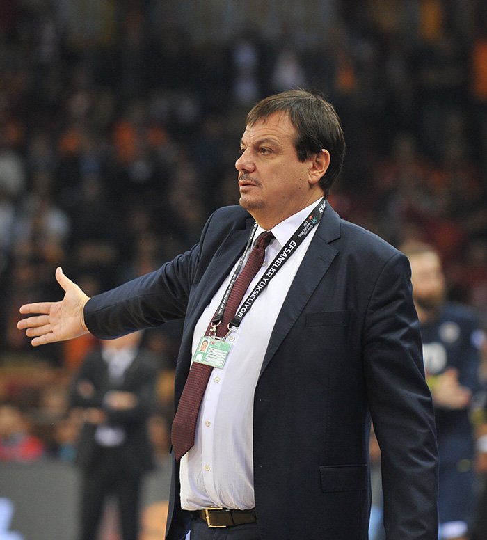 BİLGİ | Koçumuz Ergin Ataman, Abdi İpekçi'de Fenerbahçe'ye karşı 7 maçta 7 galibiyet elde etti.