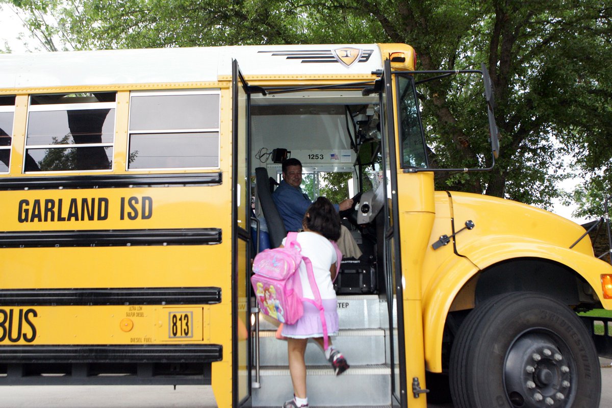dallasnews's tweet photo. Garland ISD proposes end to 40-minute bus routes for Hispanic students: https://t.co/a8Pb4fiTzC https://t.co/qlyxI0djzl