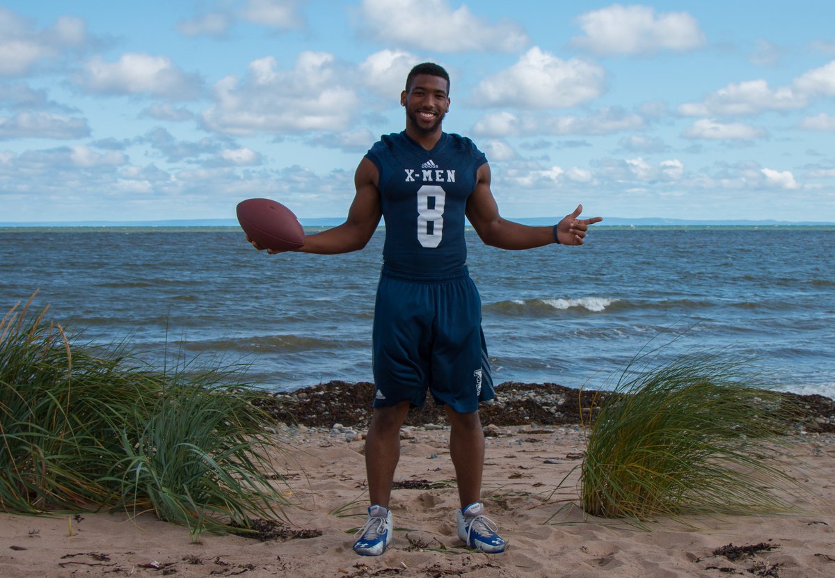 StFXAthletics's tweet photo. Congratulations to X-Men TB Ashton Dickson who broke AUS record for most rushing attempts in game with 41 on SAT! https://t.co/BA7543cu8H