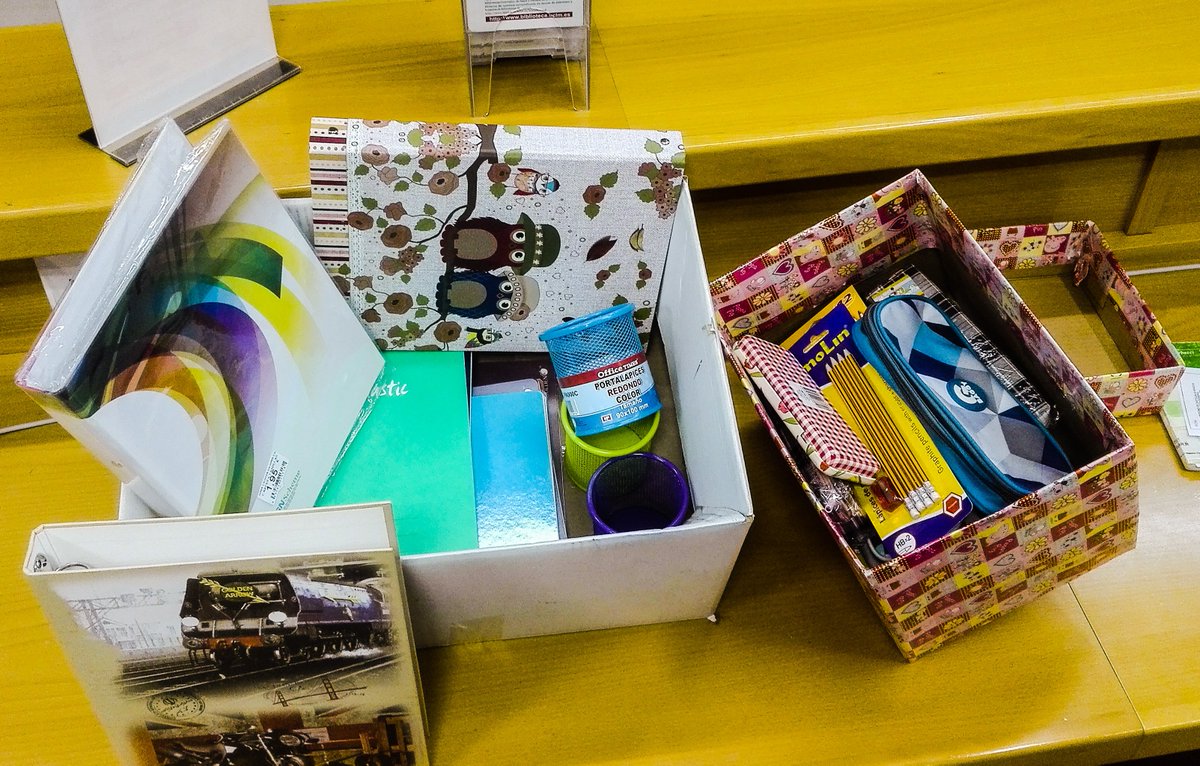 BibliotecaUCLM's tweet photo. No para de llegarnos material escolar para los más necesitados. A cambio te quitamos las sanciones de @BUCLM. https://t.co/ofYY41mhJD