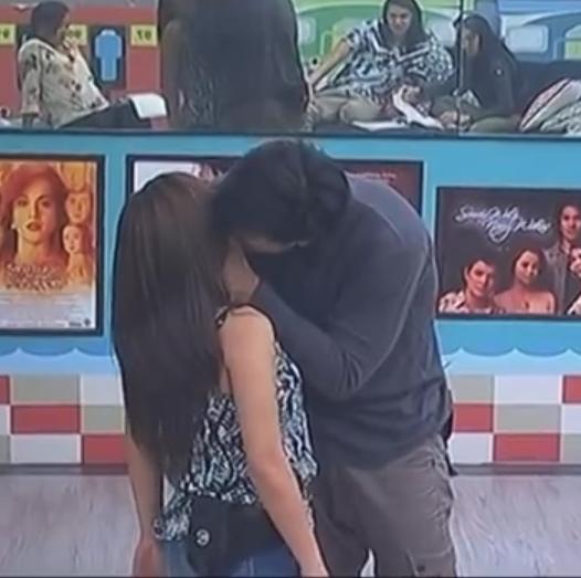 aleihs0110's tweet photo. Dawn and Zeus first kiss !
#PBBMPisBack https://t.co/sRQ800Ig4T