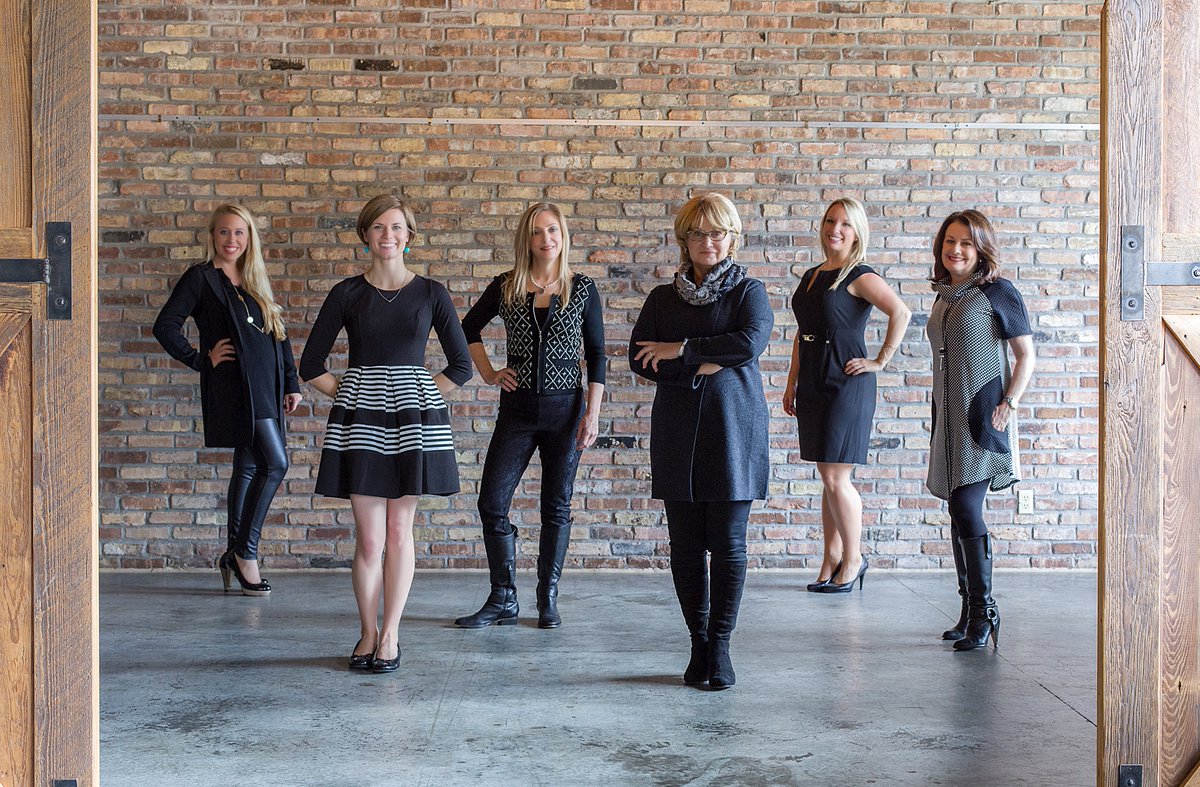 ByDesignHouston's tweet photo. Our talented designers, striking a pose! #bydesigninteriors #houstoninteriordesign #danielangulophotography https://t.co/LtM0VhvyI4