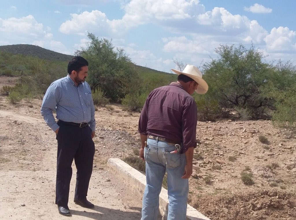 sergiogalindo_f's tweet photo. Recorriendo ejido La Perla, #Nazas. Construcción de Canal de Llamada. @sagdr_dgo #COUSSA https://t.co/cqRI0c8XEq