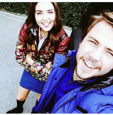 Ilowum_N's tweet photo. @HandeErcel @tolgasaritas 😜😜😜✌✌✌ @GunesinKizlari #yenidenbaslayalim 💖💖💖 https://t.co/yHnWp8urUs