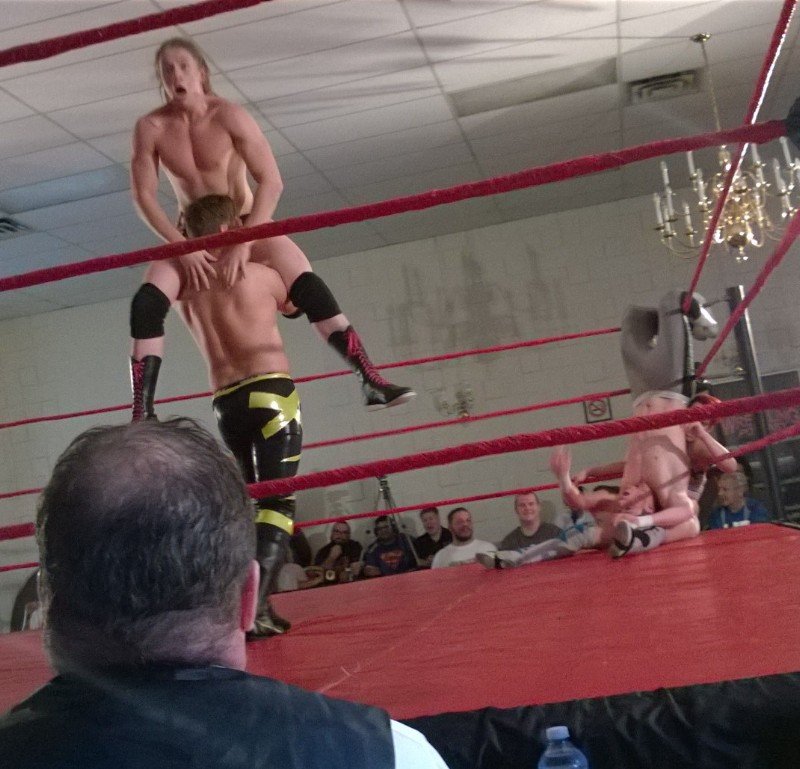 .<a href="/A1Wrestling/">Alpha-1 Wrestling</a> #NoKingForOurCrown<a href="/kobedurst/">'DiamondTiger' Kobe Durst</a> vs. <a href="/EZEEricCairnie/">Eric Cairnie</a> vs. @HeidiLovelace vs. <a href="/TylerTWrestling/">Tyler Thomas</a>