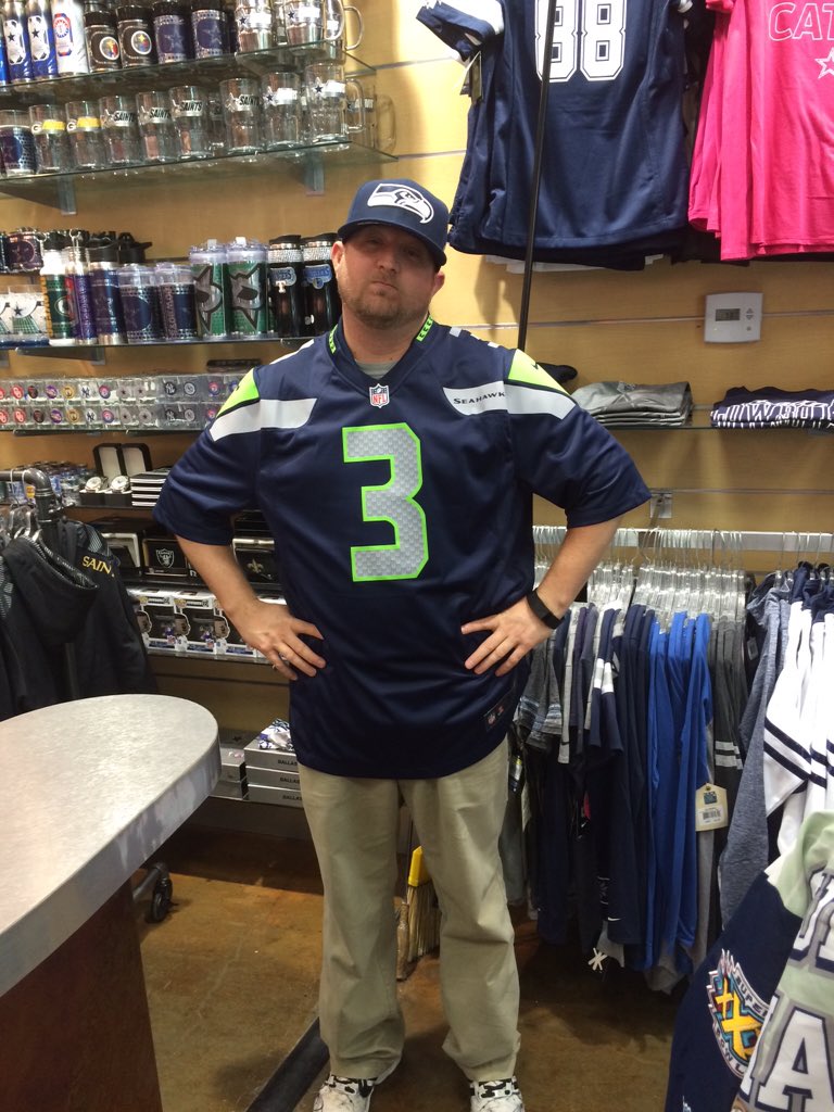 fanzzstonebriar's tweet photo. @js_spokane I don't like this at all! But a bet is a bet. #Fanzz #gocowboys https://t.co/6jP1XTdjMm