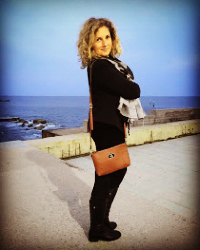 LifeLoversBcn's tweet photo. 3 prendas básicas para un #outfit #normcore !! Nuevo post de #moda !👗👠💟https://t.co/2DeObDnfbj💟👠👗 #fashionblogger https://t.co/T2oPAC0NFS