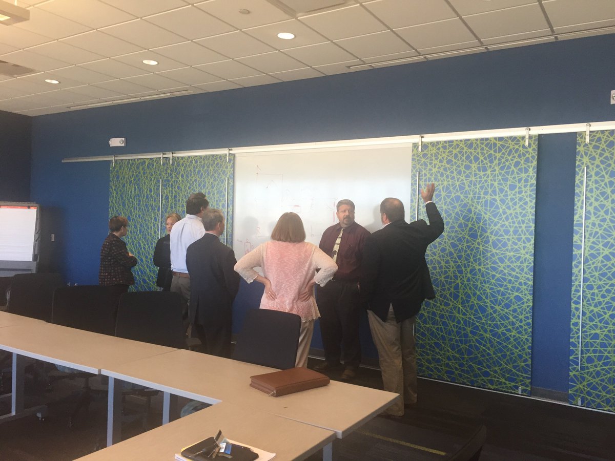 sjdust's tweet image. Team of @HawkeyeCollege @UNI #AdditiveMfg &amp;amp; @TechWorksCampus planning opening of #DigitalDesignLab