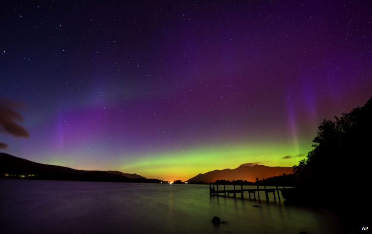 bbcweather's tweet photo. You could see the #NorthernLights tonight, particularly in the northern half of the country. Jo https://t.co/NgUioLdqKY