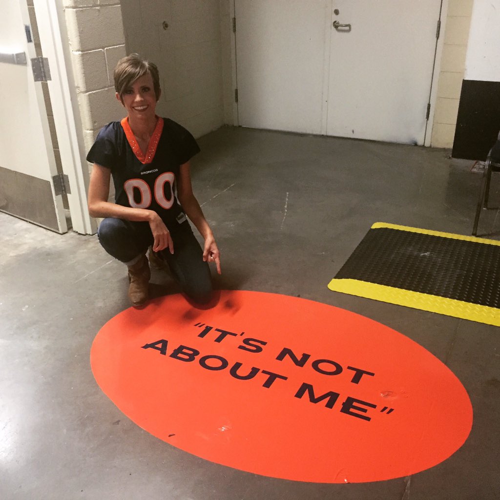 SamBoik's tweet photo. Inspiring humility in all of us, #BowlenROF Words to live by. Thank you #MrB ๐ #RingOfFame #SNFundefeated #GBvsDEN https://t.co/X1wN50s9lU