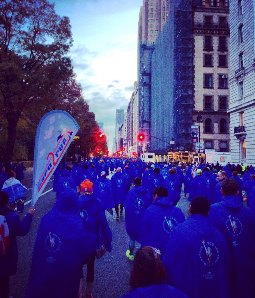 FilloBartoli's tweet photo. Runner-Smurfs #nyc #TCSNYCMarathon #NewYorkMarathon https://t.co/FT5ZQ1Fjea