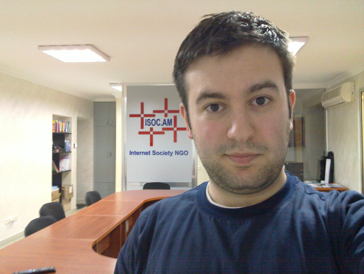antranigv's tweet photo. #selfie #սելֆի #ISOC #ISOCAM #CERT #CERTAM մի տեսակ նման եմ ինձ, հա։
## https://t.co/Fh2eyXlnp0