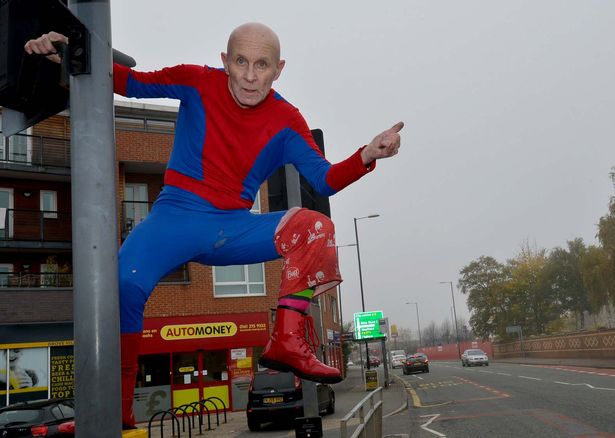 MENnewsdesk's tweet photo. Man dressed as Spiderman breaks up street brawl involving 40 men in Ardwick https://t.co/2yZArhhAUF https://t.co/QOe7KA3OPr