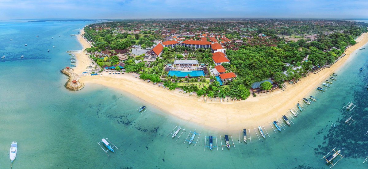 We're dreaming of @FairmontSanur #Bali and beautiful #beaches on this Monday morning...