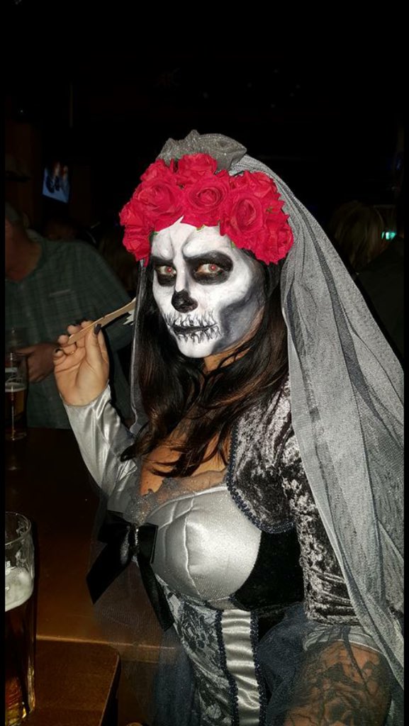 michelleBellMUA's tweet photo. Halloween make up done by me https://t.co/XKK9NfgnKQ