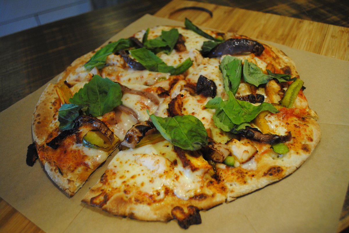SnapCustomPizza's tweet photo. What's for lunch? Head to #snapcustompizza to make your perfect pizza -- all the ingredients you want, less than $8! https://t.co/riY3Oeb9Qj