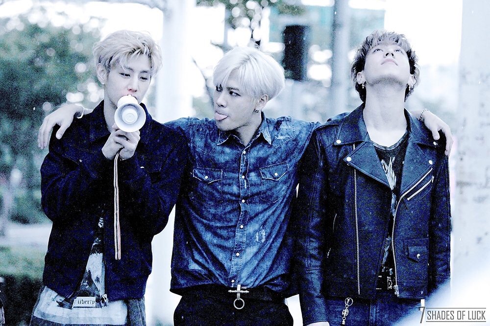 Jackson_Addict's tweet photo. 151010 #Jackson #Mark (cr 7shadesofluck) https://t.co/FABRxcpOXN
