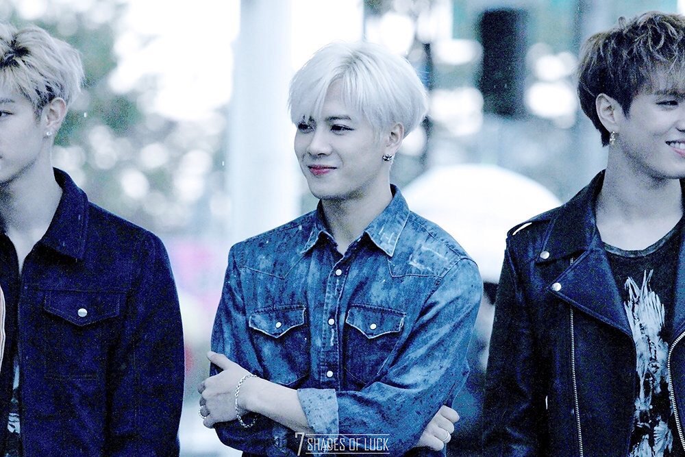 Jackson_Addict's tweet photo. 151010 #Jackson #Mark (cr 7shadesofluck) https://t.co/FABRxcpOXN