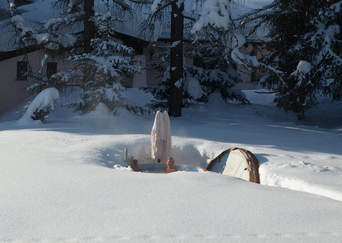 Softubinc's tweet photo. Good Morning! It's already #November. Are you ready for the #snow? #Softub #winter #hottub #spa #relax #hydrotherapy https://t.co/7a48nDFgCS