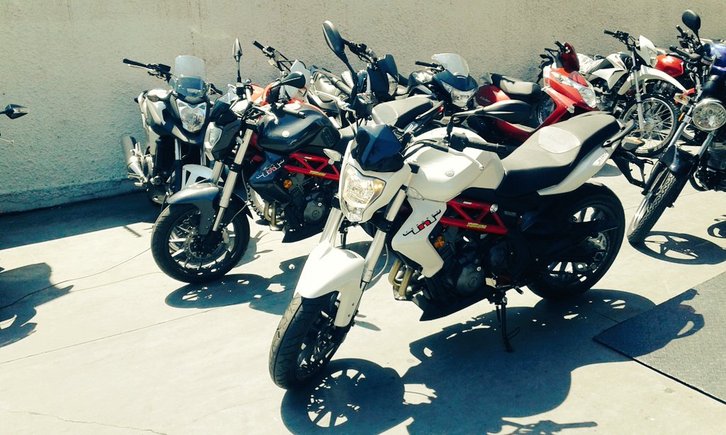 procircuitm's tweet photo. Ultimas unidades :)
$3.190.000
#Cybermonday #BuenLunes #MotoGPxESPN #FelizLunes #MotoGP #moto #benelli https://t.co/zMPedAamKR