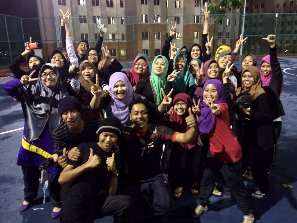 bieylalala's tweet photo. Good job!! 👏🏻👏🏻👏🏻 #BizFlair2015 #KPD2015 #dents #dentrepreneurs #uitmpalam #uitmpuncakalam @D_ents https://t.co/QiDlYOHjlK