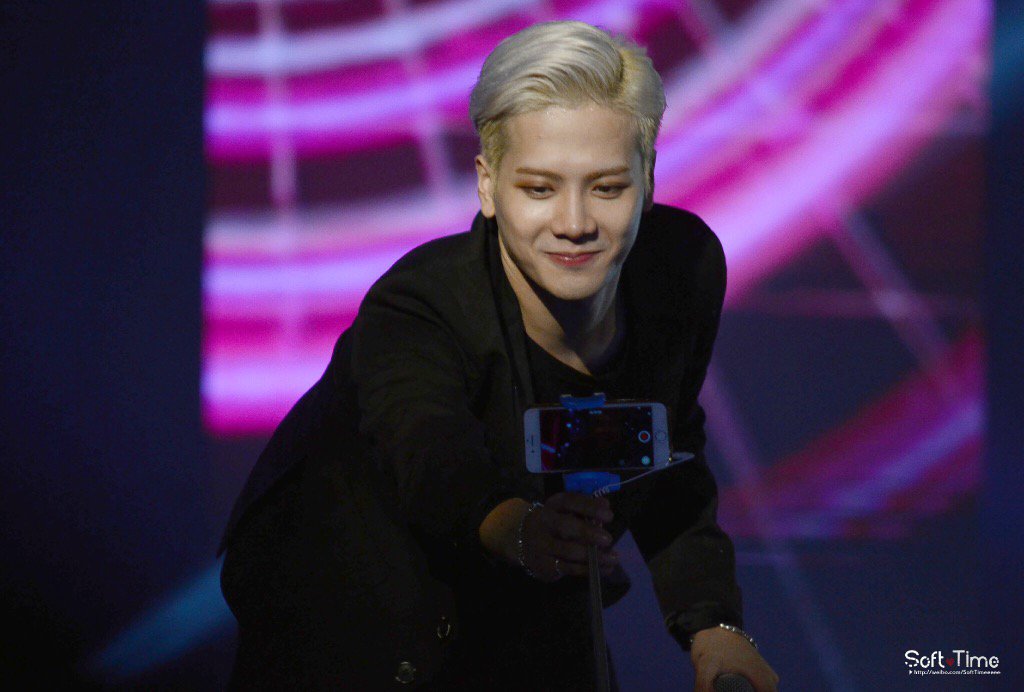 Jackson_Addict's tweet photo. 151031 #Jackson (cr soft time) https://t.co/pY1c602DDV https://t.co/FMjUfgHDla