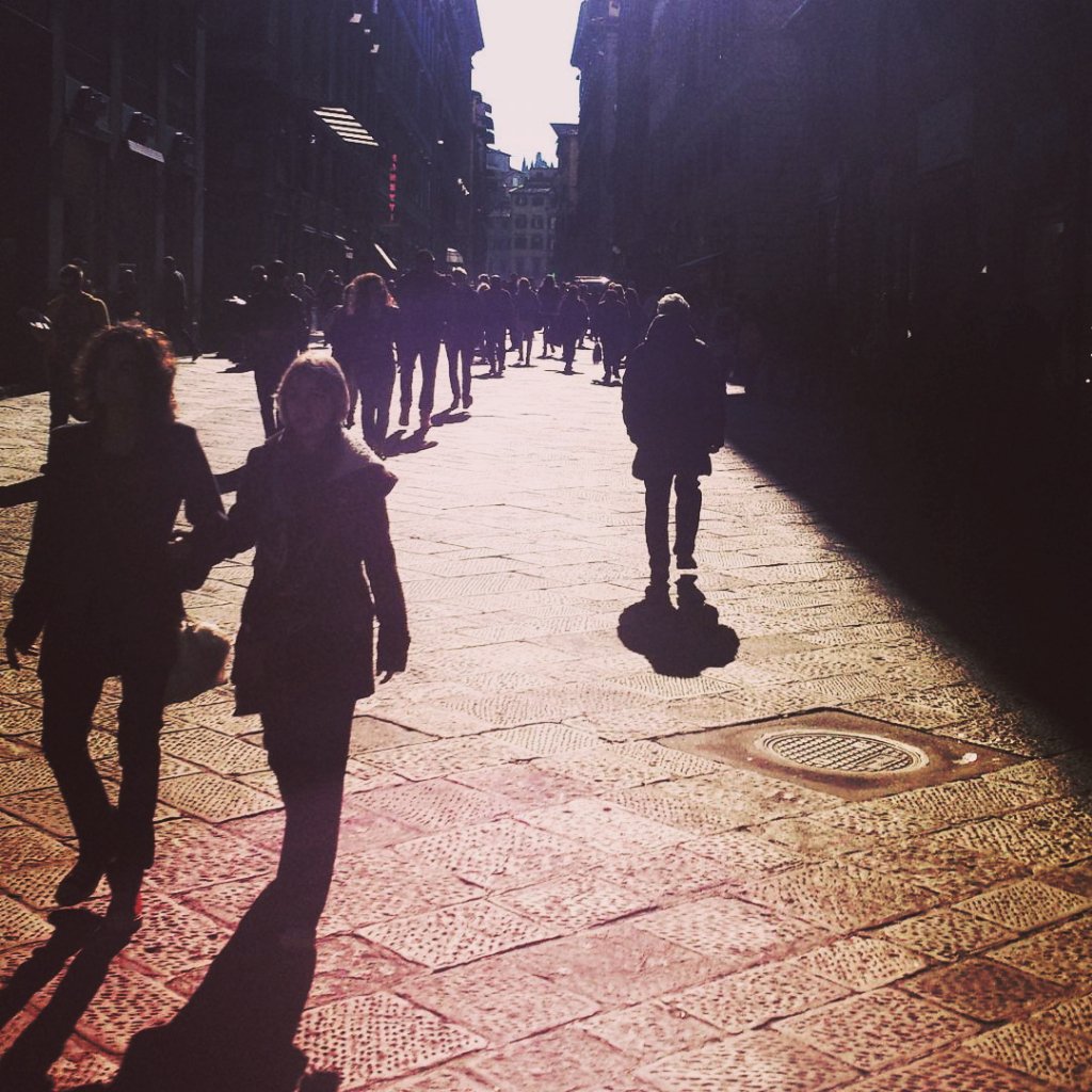 ladolcetoscana's tweet photo. #Florence #viaCalzaiuoli #sun #NovemberinTuscany #travelblog #Tuscany #visitflorence #discovertuscany #autumninitaly https://t.co/z3akv5Qc5C