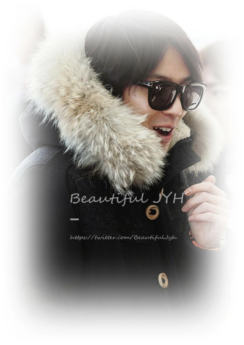 AndyTraceGroup's tweet photo. 2016 BeautifulJYH Calendar Sample winter images Do not remove the logo and photo editing, and re-upload!! #정용화 https://t.co/AXy4txSGo0