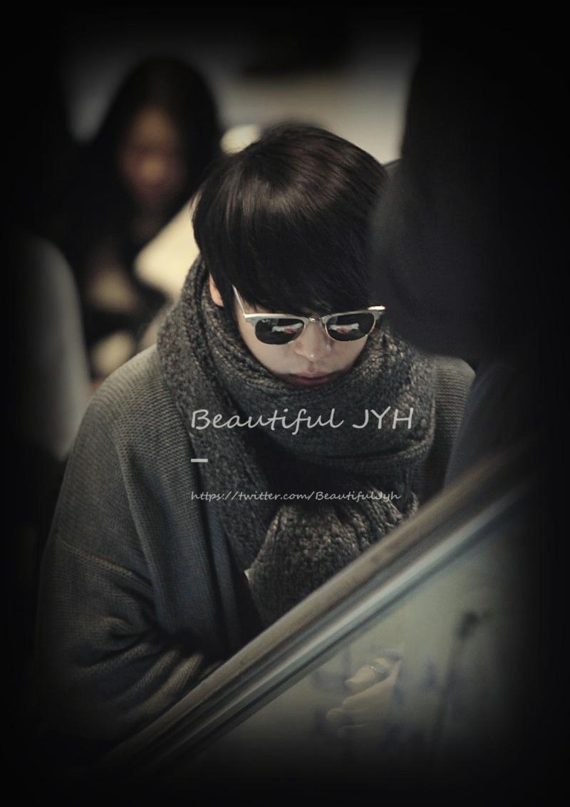 AndyTraceGroup's tweet photo. 2016 BeautifulJYH Calendar Sample winter images Do not remove the logo and photo editing, and re-upload!! #정용화 https://t.co/AXy4txSGo0