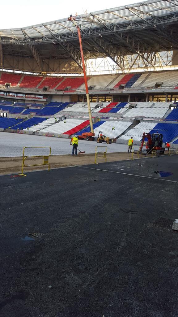 Chantier - Stade des Lumières  CS0M4dsWwAA0ix-