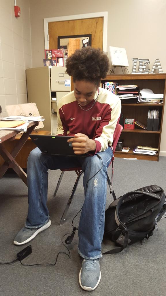 HCTCounselor's tweet photo. Starting bright and early on a Monday submitting college apps! @HSVk12 @HCSCounselor @scobbiv #iappliedtocollegeweek https://t.co/zEgmd9m4qp