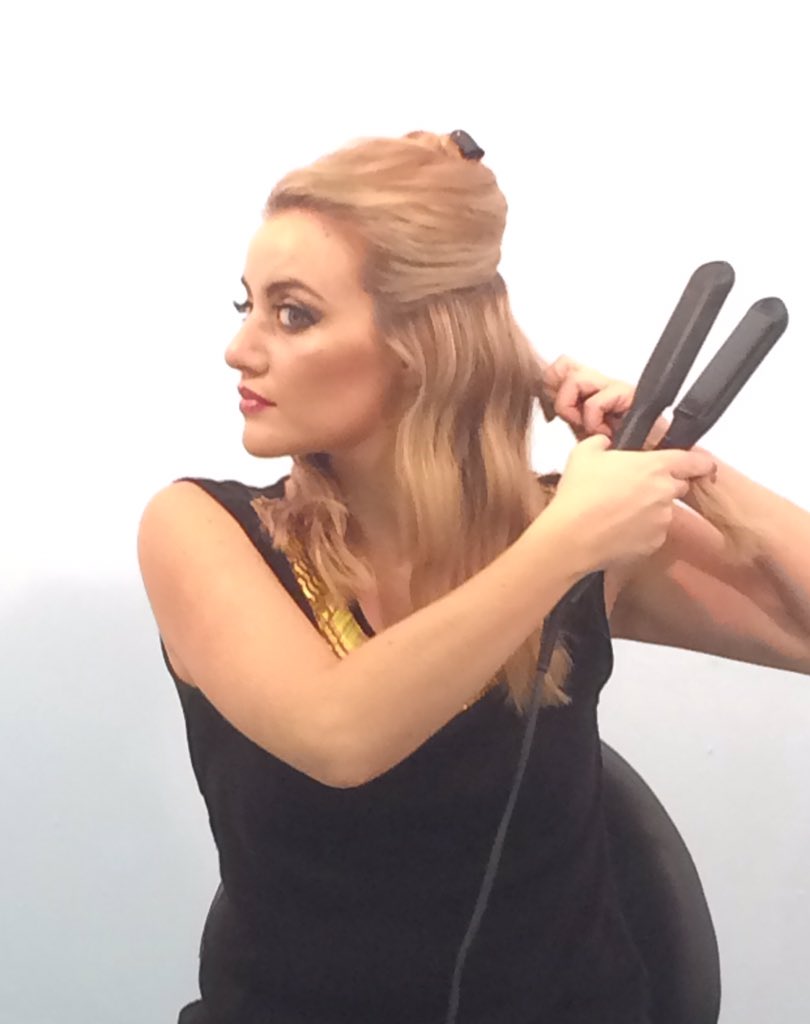 anna_steph's tweet photo. Feeling like I'm on cloud nine โบ๏ธ#filmingwithcloudnine #makeupforcamera #makeupartistleeds #mua #makeupartistuk https://t.co/KDWHD2p2rk