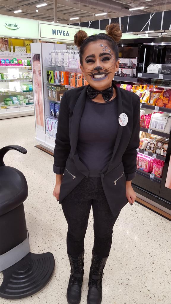 CornsJacqui's tweet photo. We love to dress up at tesco dudley! Had a spooky spectacular Halloween  🎃🎃 @BeautyWrldSkool @gina_pollitt https://t.co/OVKzO0rLKg