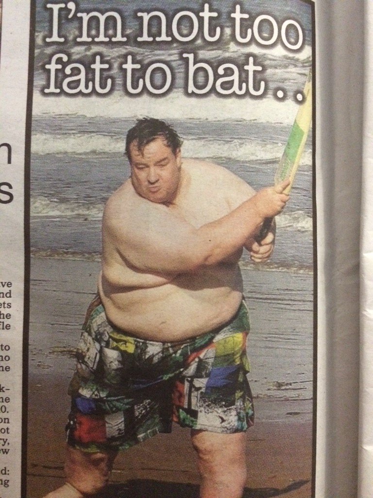 Deggy82's tweet photo. Your never too fat to bat @IanWoolliscroft 😂 https://t.co/ypqZrGADtU