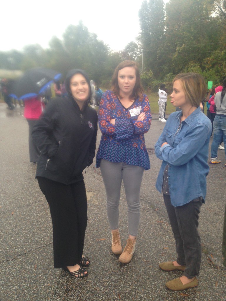 SaeMetcalf's tweet photo. #FIREINTHERAIN #staygroovy425 https://t.co/uGJHSSRBtU